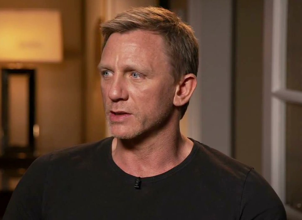 Aggregate 133+ daniel craig hairstyle latest - camera.edu.vn