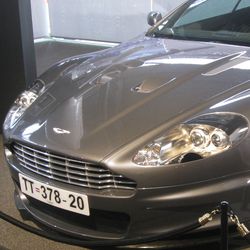 Aston Martin DBS V12