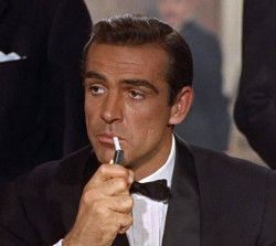 Introducción de Sean Connery como James Bond en Dr. No (1962)